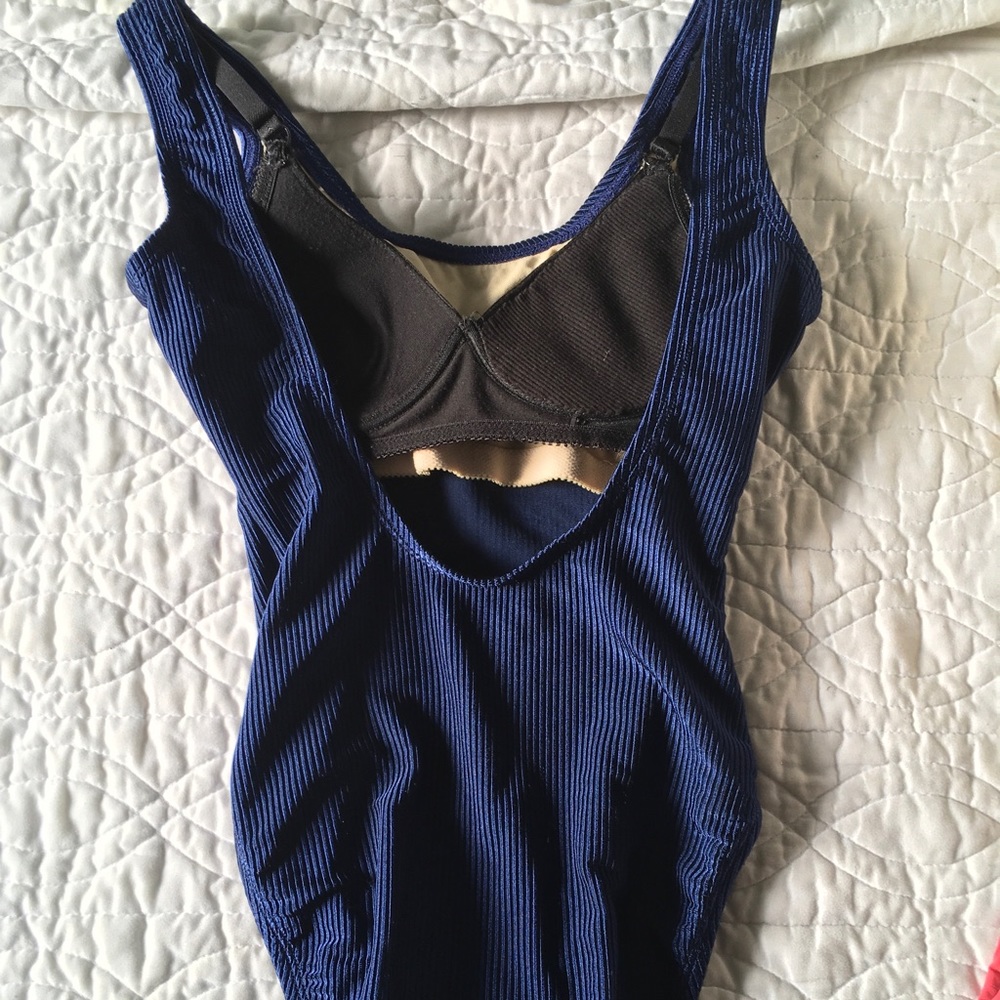 one piece - Picture 3 of 4